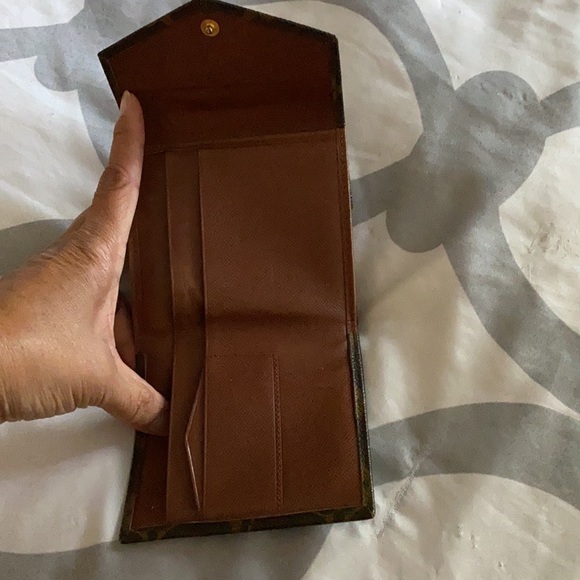 100% Authentic LV wallet, used. (SOLD) - Picture 4 of 5